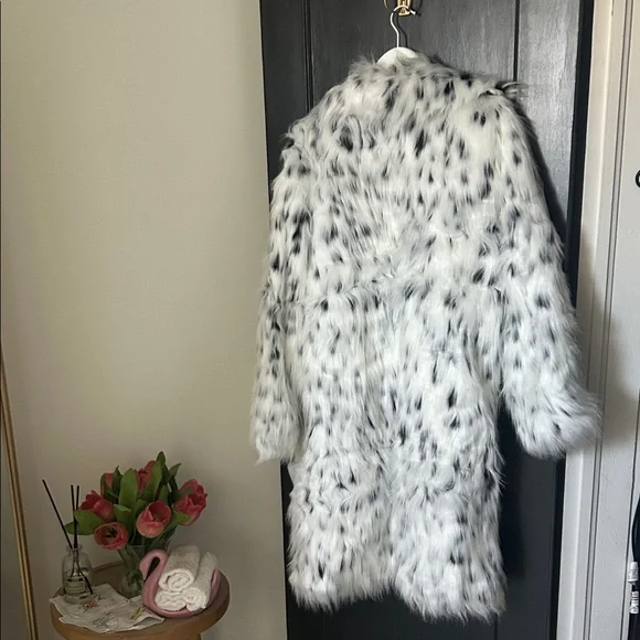 Never Worn Faux Fur Coat with Black Spots. Dalmatian Pattern - Picture 4 of 4